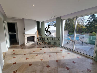 Maison - 170 m² - 8 pièces