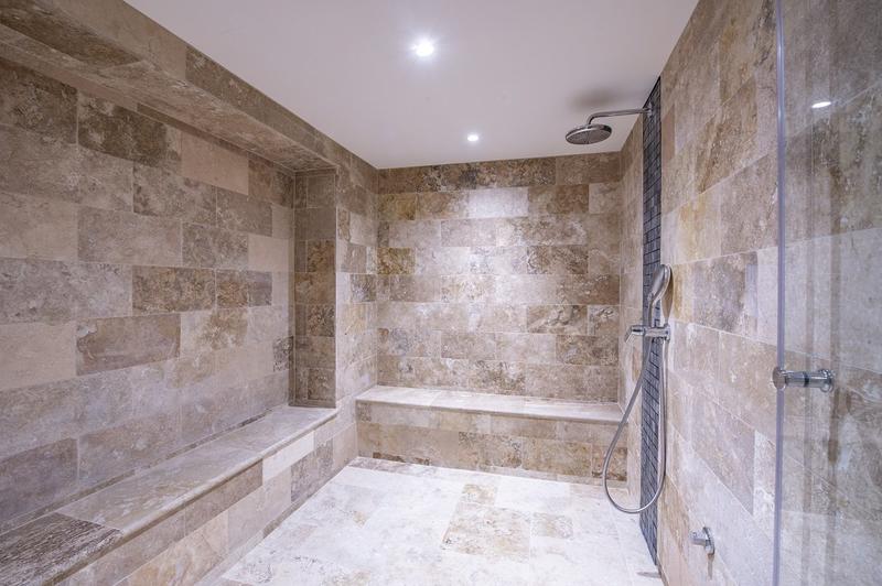 Maison - 220 m² - 8 pièces