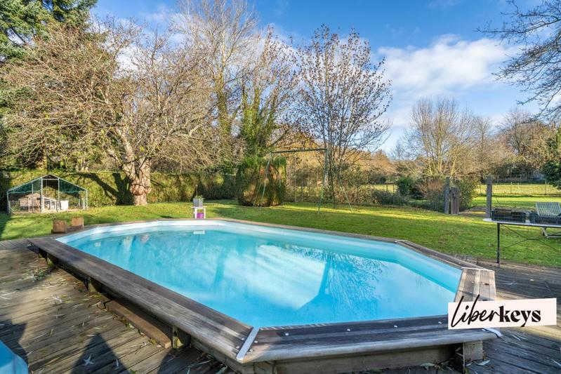 Propriété - 220 m² - 8 pièces