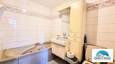 Appartement - 80 m² - 6 pièces