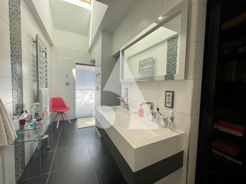 Maison - 188 m² - 5 pièces