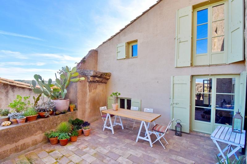 Maison - 400 m² - 12 pièces