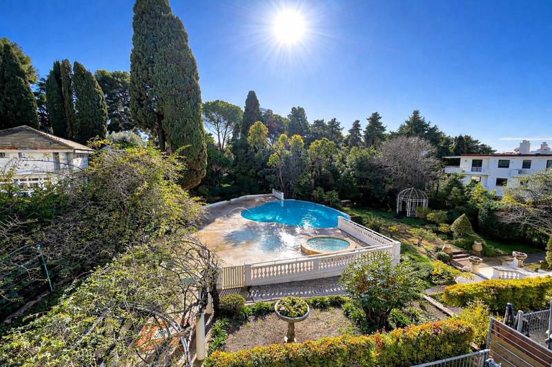 Appartement - 147 m² - 5 pièces