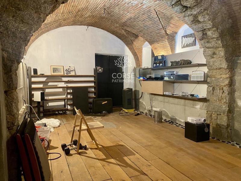 Maison de village - 314 m² - 6 pièces