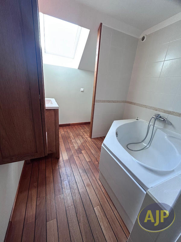 Maison - 121 m² - 5 pièces