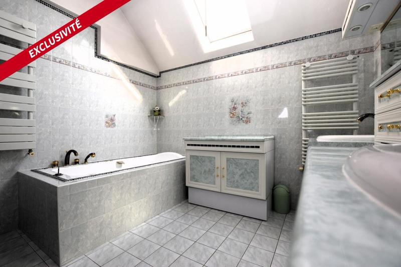 Maison - 182 m² - 8 pièces