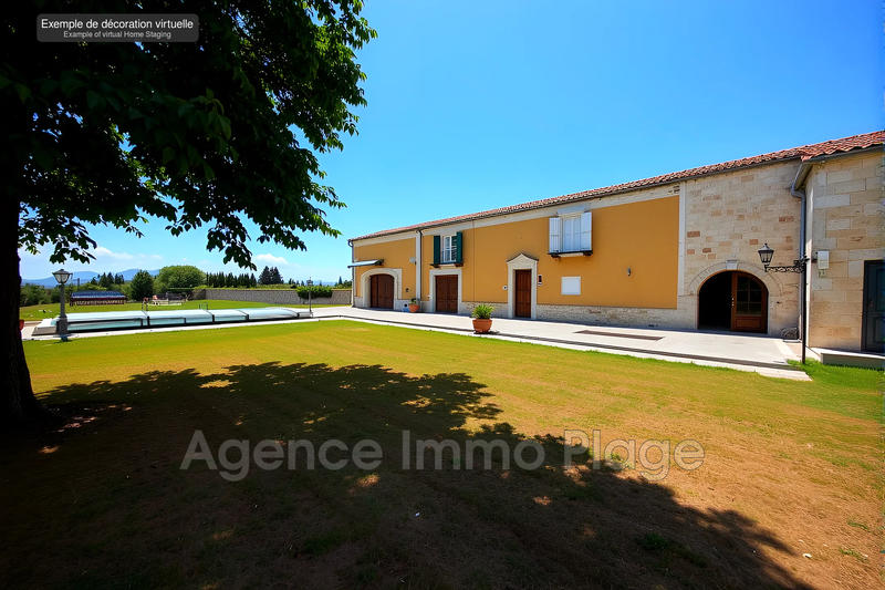 Maison - 250 m² - 6 pièces