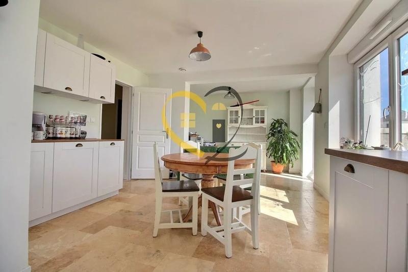 Maison de ville - 254 m² - 1 pièce