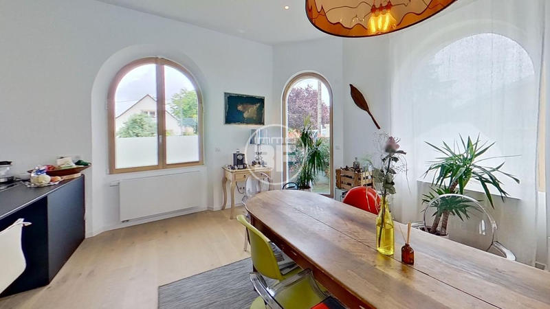 Maison - 308 m² - 8 pièces