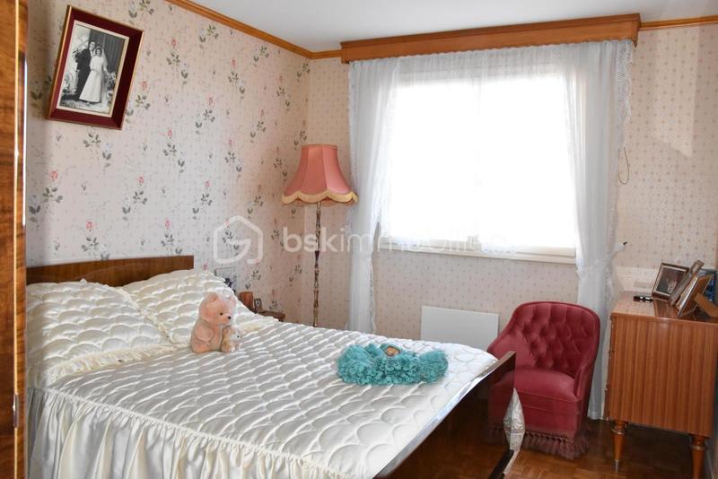 Maison - 199 m² - 9 pièces