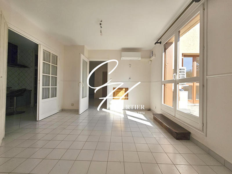 Appartement - 111 m² - 5 pièces