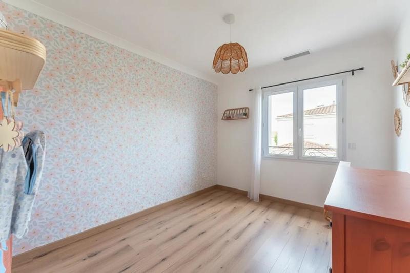 Maison - 232 m² - 8 pièces