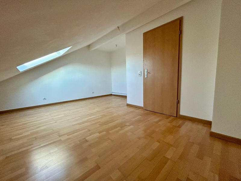 Appartement - 100 m² - 5 pièces