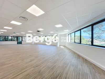 Bureau - 476 m²