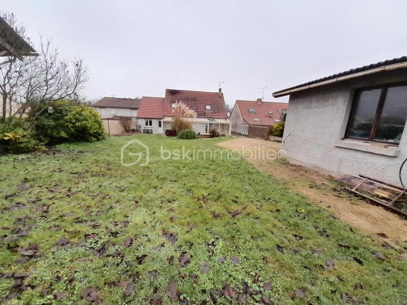 Maison traditionnelle - 151 m² - 6 pièces