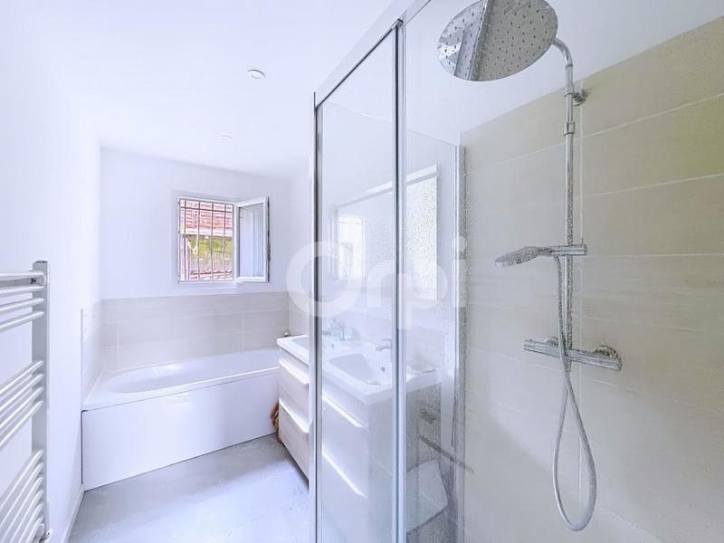 Pavillon - 166 m² - 8 pièces