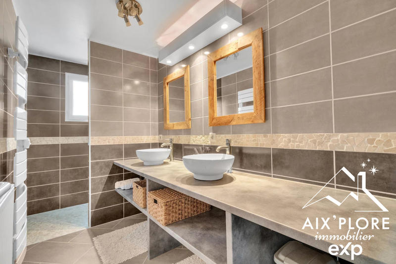 Maison - 167 m² - 6 pièces