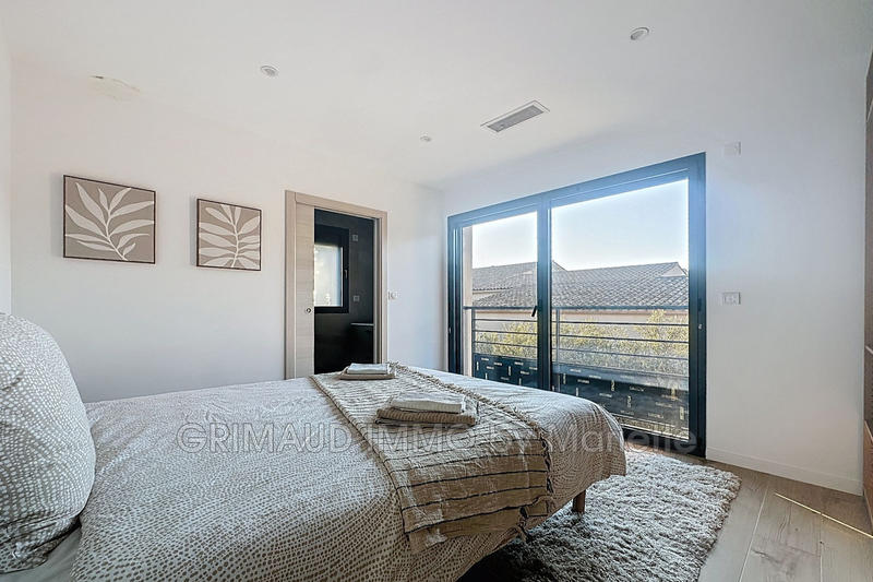 Villa - 240 m² - 5 pièces