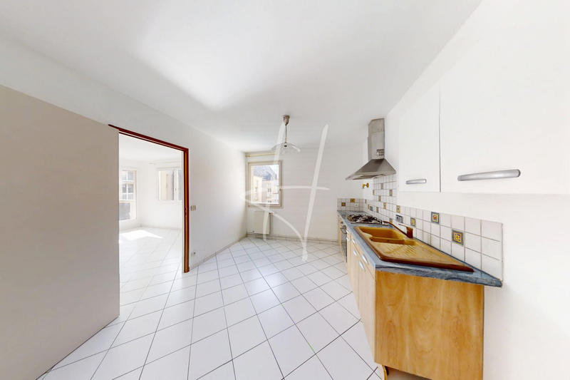 Appartement - 102 m² - 5 pièces