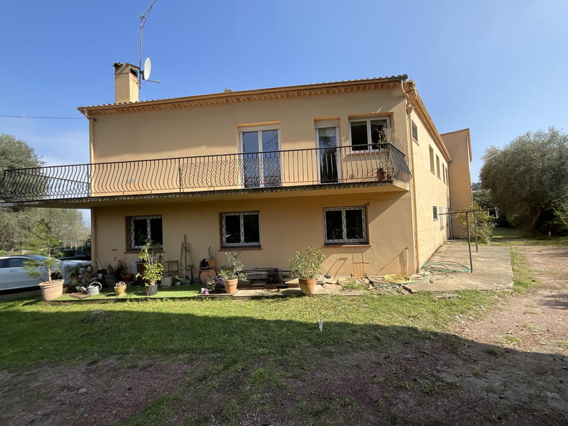Villa - 300 m² - 11 pièces
