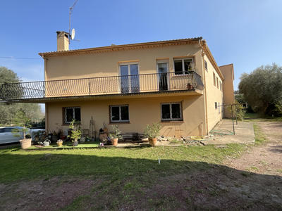 Villa - 300 m² - 11 pièces