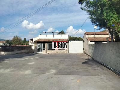 Local d'activité / Entrepôt - 70 m²