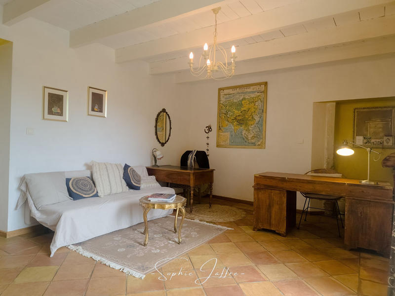 Mas - 273 m² - 8 pièces