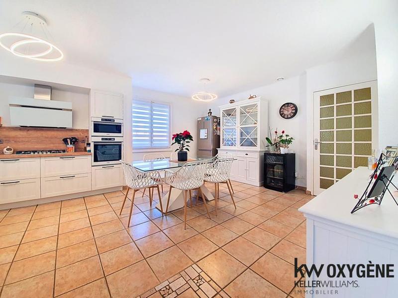 Maison traditionnelle - 100 m² - 4 pièces