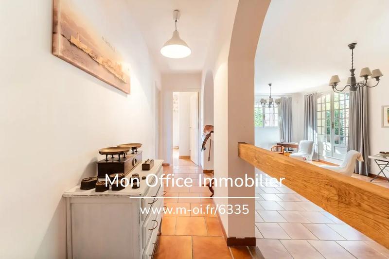 Maison - 180 m² - 7 pièces
