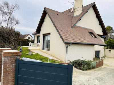 Maison - 200 m² - 10 pièces