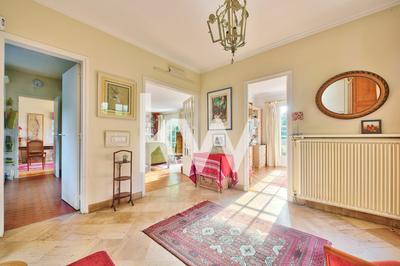 Maison - 193 m² - 9 pièces