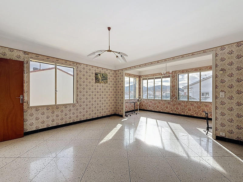 Maison traditionnelle - 158 m² - 5 pièces