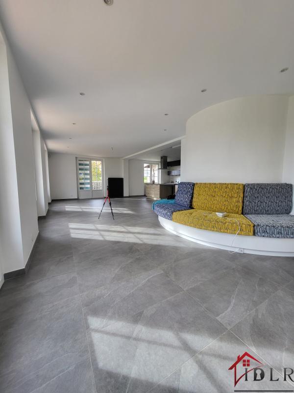 Maison - 234 m² - 8 pièces