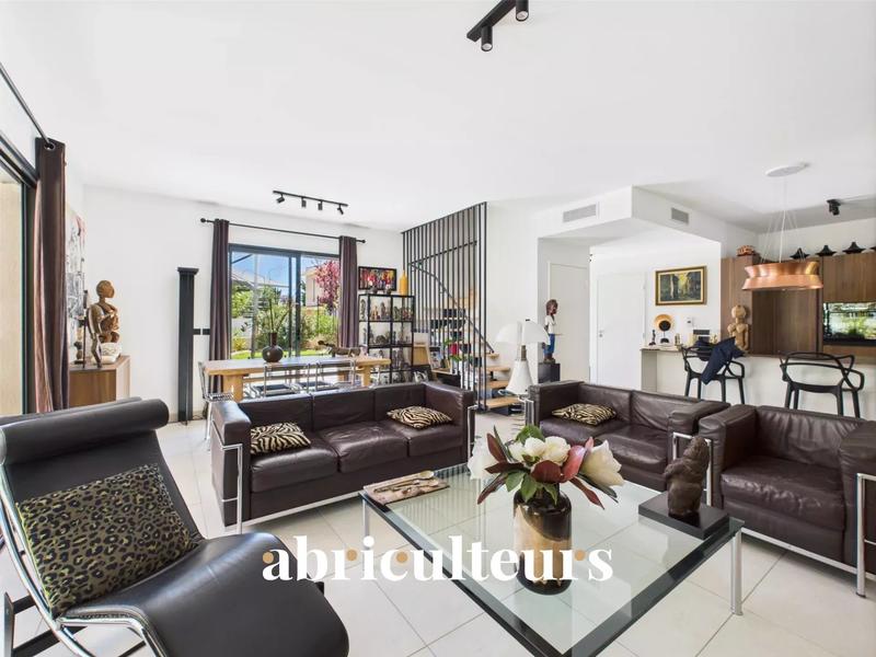 Maison - 111 m² - 4 pièces