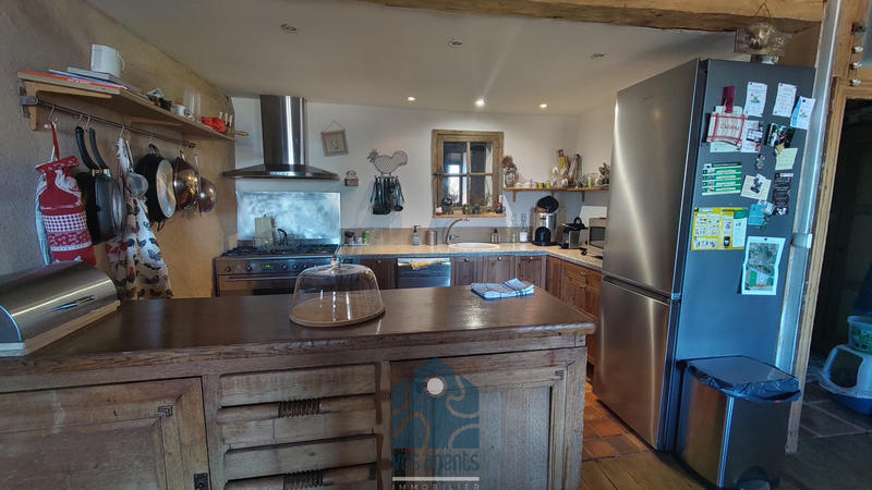 Maison - 300 m² - 7 pièces