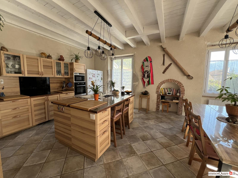 Maison - 200 m² - 6 pièces