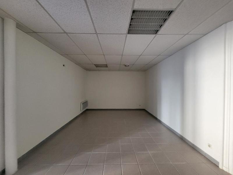 Local d'activité / Entrepôt - 94 m²