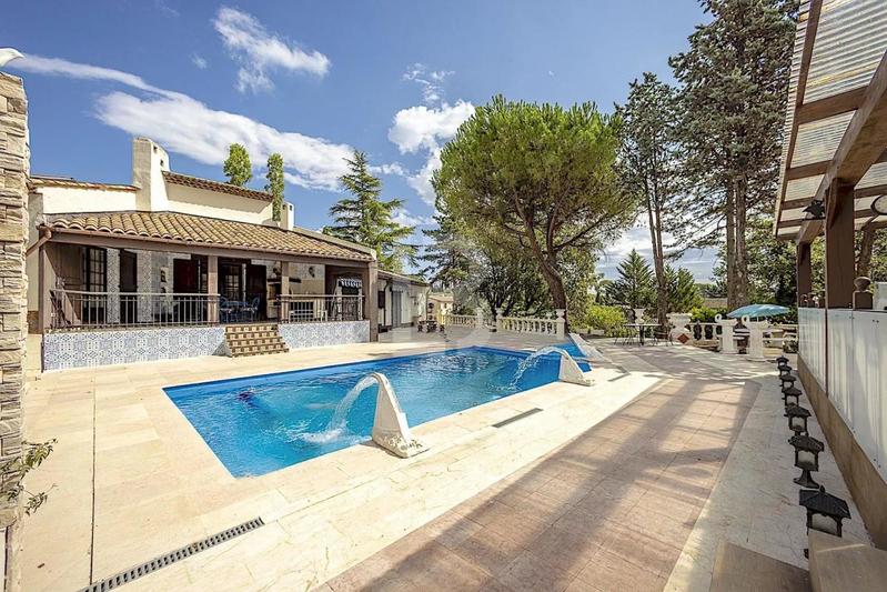 Villa - 370 m² - 8 pièces