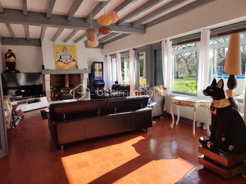 Maison - 263 m² - 10 pièces