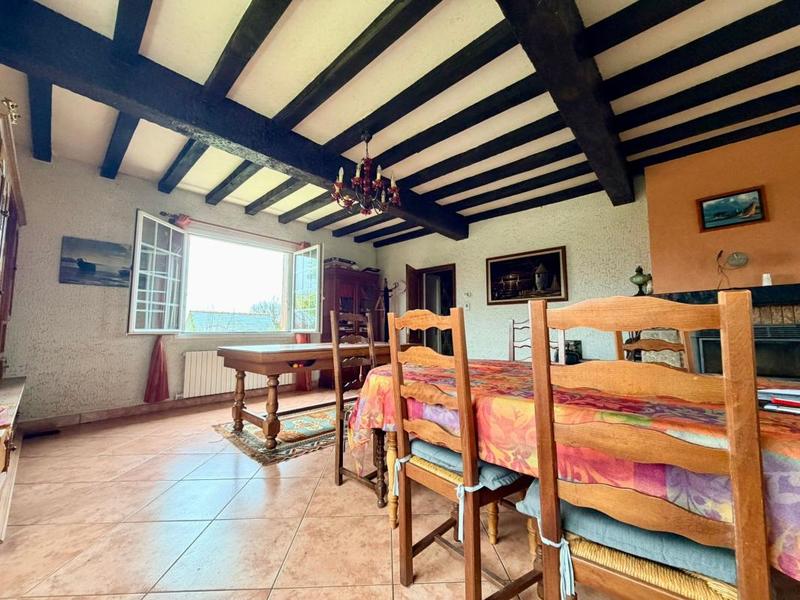 Maison - 230 m² - 9 pièces