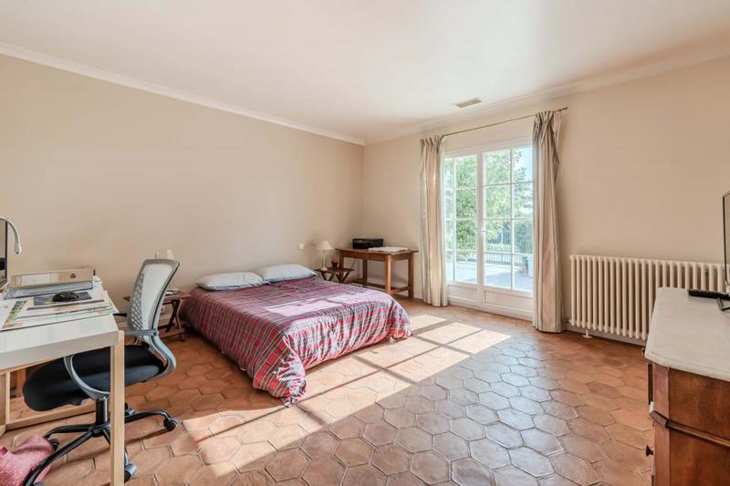 Maison - 214 m² - 5 pièces