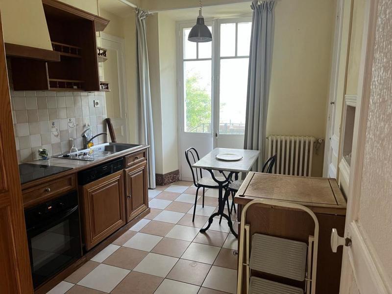 Maison - 211 m² - 7 pièces