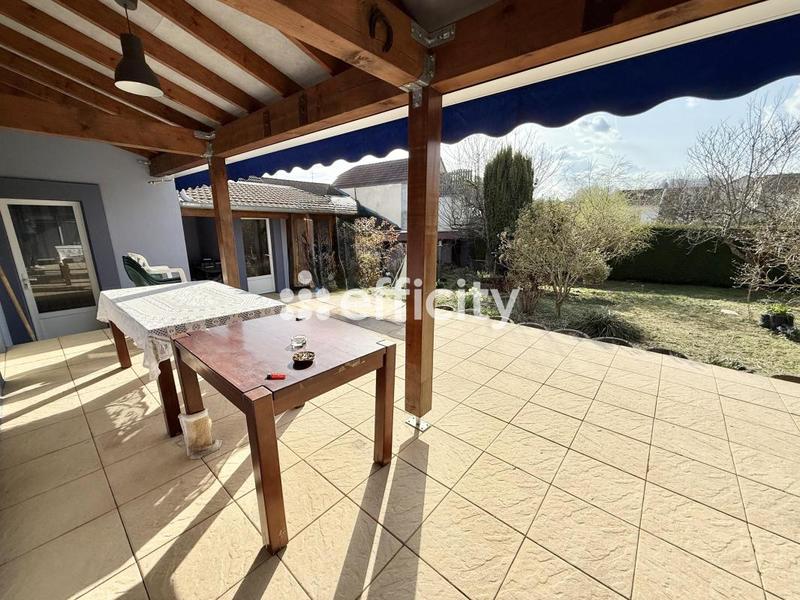 Maison - 139 m² - 6 pièces