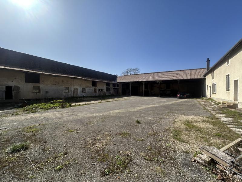 Maison traditionnelle - 200 m² - 8 pièces