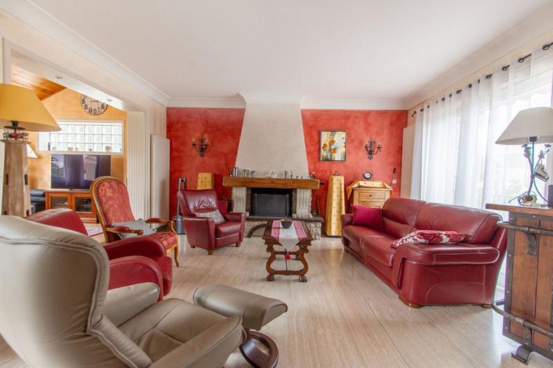 Maison - 232 m² - 11 pièces