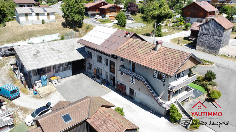 Maison - 285 m² - 5 pièces