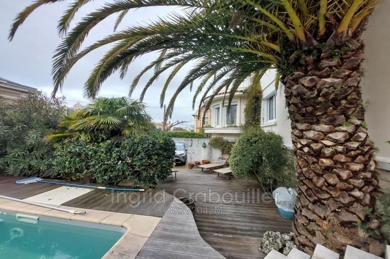 Villa - 250 m² - 9 pièces