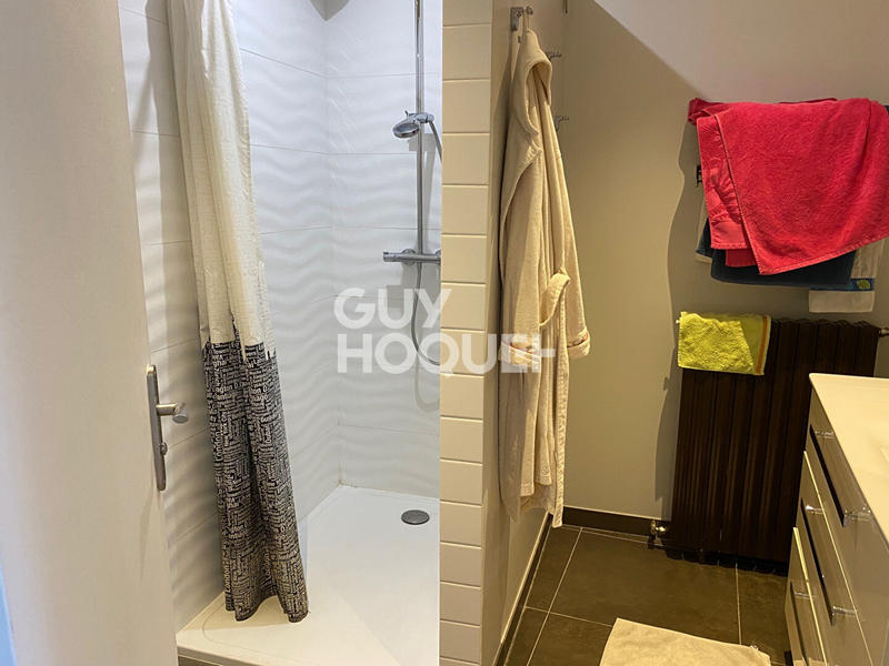 Maison - 215 m² - 8 pièces