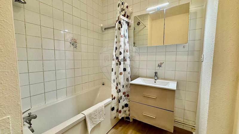 Studio - 25 m² - 1 pièce