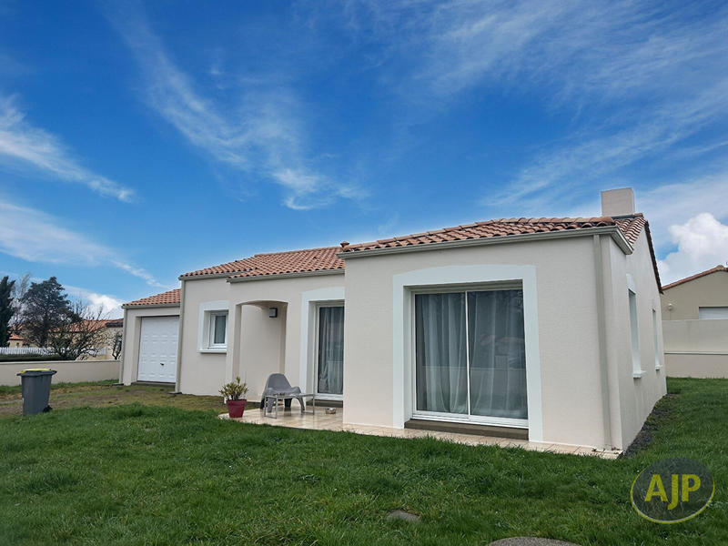 Maison - 92 m² - 4 pièces